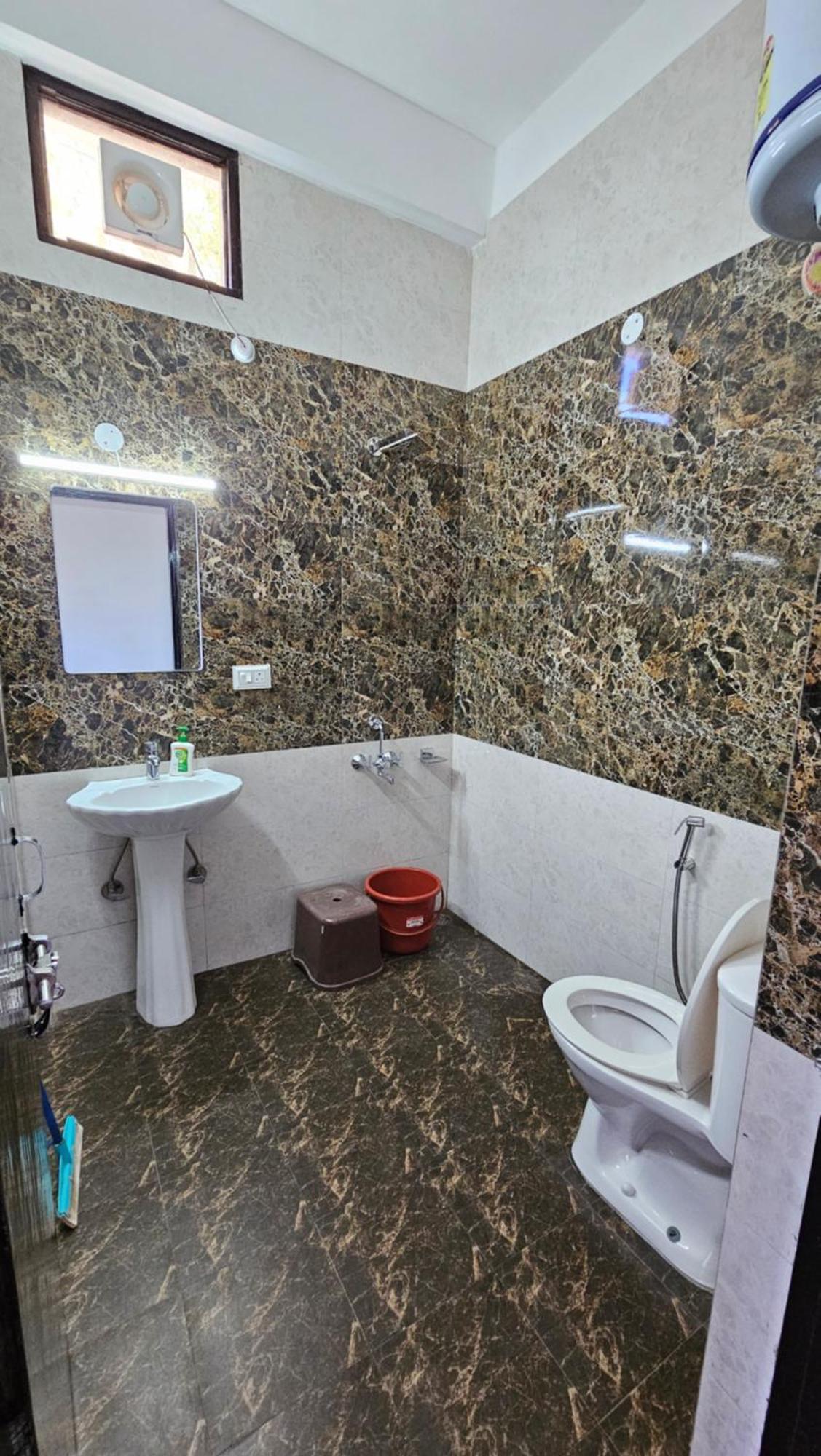 On The Rocks Hotel Касаули Екстериор снимка
