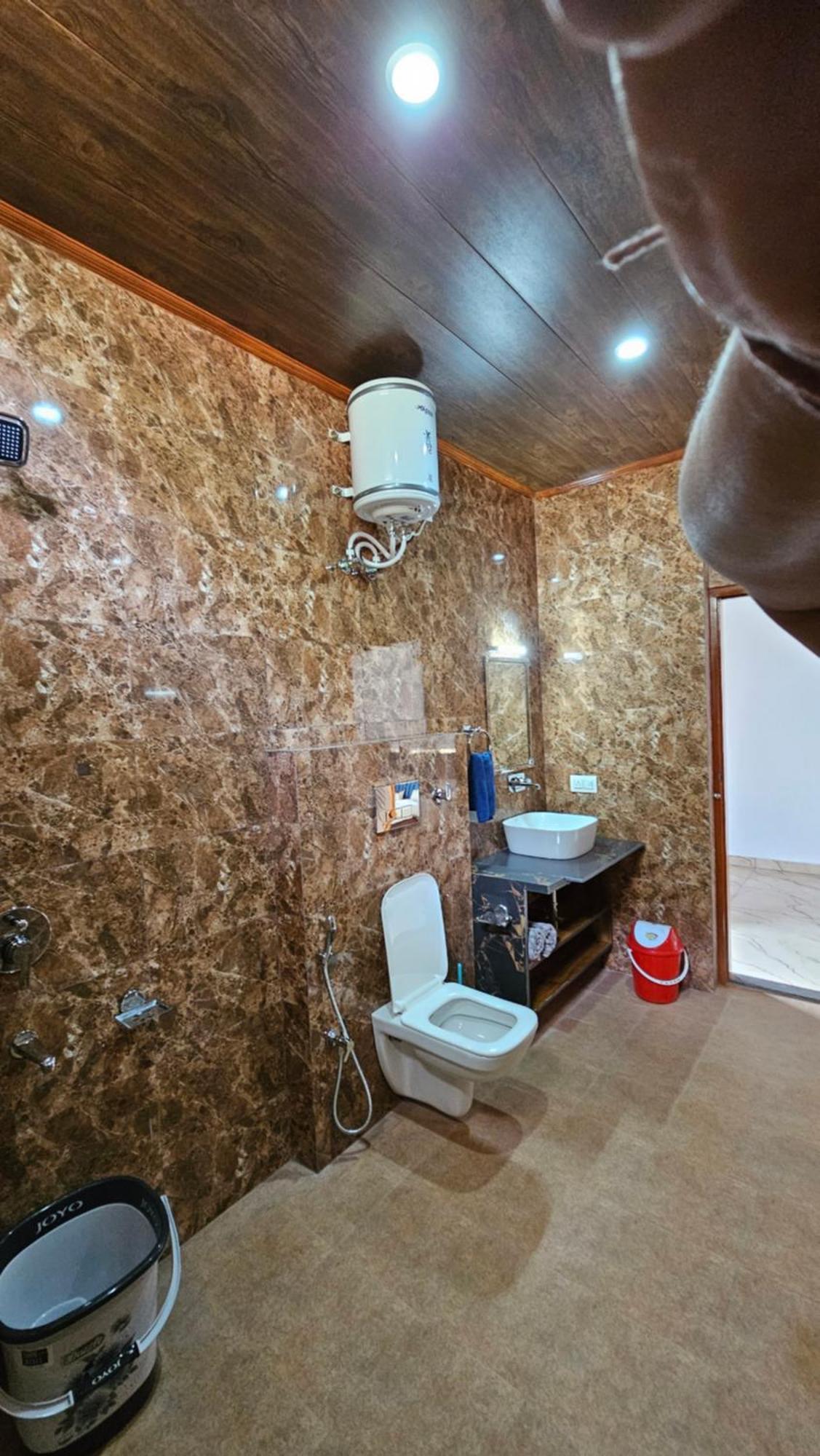 On The Rocks Hotel Касаули Екстериор снимка